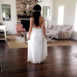 Lulus White lace dress